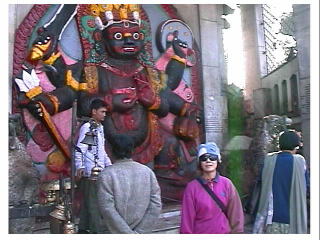 �J�[���E�o�C�����̓V���@�_�̉��g