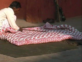 �ӂƂ񉮂���B��l�ŖفX�Ǝd�������Ă���