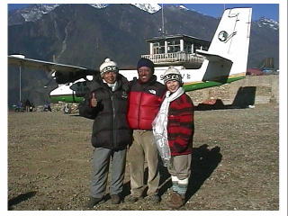 ���N����`�ɂāB���ʂ�ɃX�J�[�t�������Ė�����B