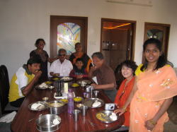 �F�Œ��H�𒸂����E�E�E�E�H�ׂ��Ȃ��B