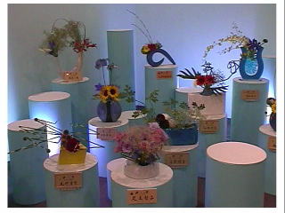 �u��������@���ꂢ�ˁ[�E�E�E�v  arreglo de flores 