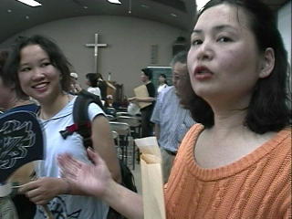 �}篁A�V���[�g�X�e�C�������󂯂ĉ��������s����̉�����ƃ^�C�̏��̎q