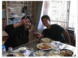 �z�A���ƂɗV�тɗ����z�N���C�i Me llamo Reina�Aencantada! Soy Koshiyama. mucho gusto.!