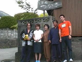 ���o�����ɁA�L�O�ʐ^���p�`��