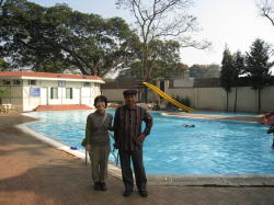 �z�e���̃v�[��