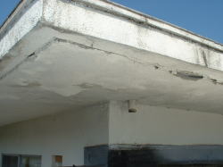 �������h��