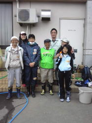 �ɂȎ��L�O�ʐ^�B�����Ƃ�������̐l�B�Əo������̂����E�E