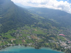 ���Ƃ��Ί݂ɂ��ǂ蒅�����ʂ̔������T�j���قǓ����ɐi�񂾁B�ʂ��Ă���@�͎̂�