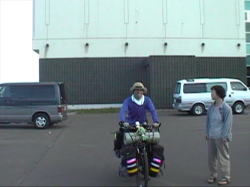 �����ōL���Ɋ��̂�