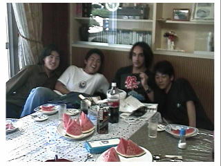 ���ꉽ�ď����Ă���́H�܁E�E��H�H