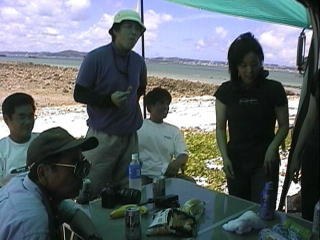 �t���A�N�Z���ň��q����̍��O�����ό`���܂�