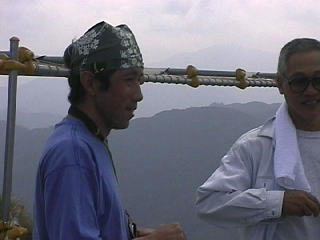 ���e����A���䂳��