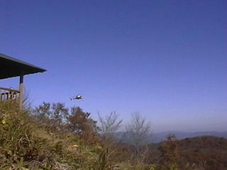 �P�O�������ɗV����s�̃w���R�v�^�[���E�E