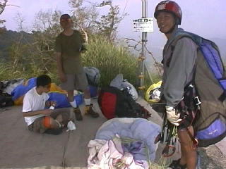 ��T�͉_�̏�Ŕ��B���Ă���_�Ń��b�W�\�����O�����������