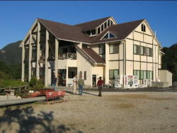 �o�C���̏h�����A��l�Q�T�O�O�~��