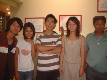 �L���w�Ɍ�����ɗ��Ă��ꂽ�R��A�c�J�A�G���J