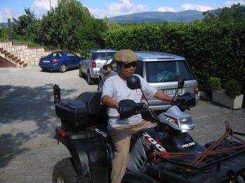 �X�y�C���̃T���o�̂S�փo�C�N�ƉƑ������̎�