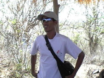 �t���C�g�R���_�N�^�[�E�E�E�N�g�D